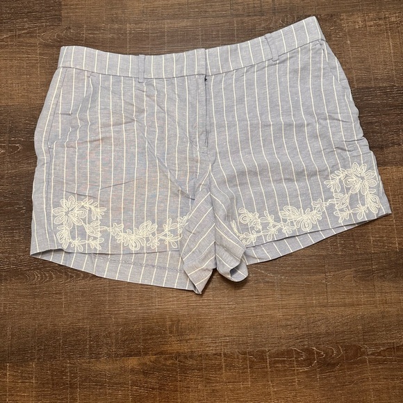 LOFT Pants - LOFT Floral Embroidered Stripe Riviera Shorts Blue Striped Linen Blend Size 14